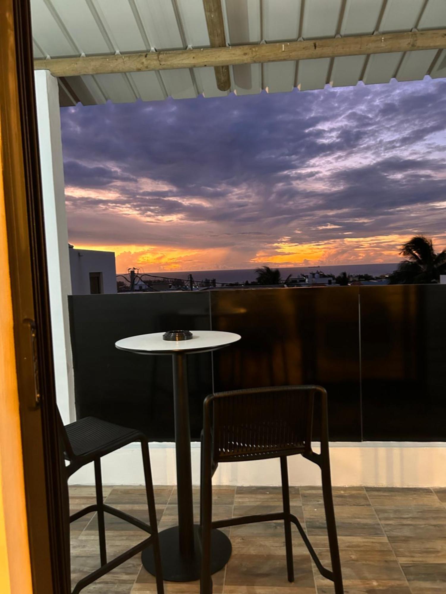 Amazing Sunset View Rooftop. Flic-en-Flacq Zewnętrze zdjęcie